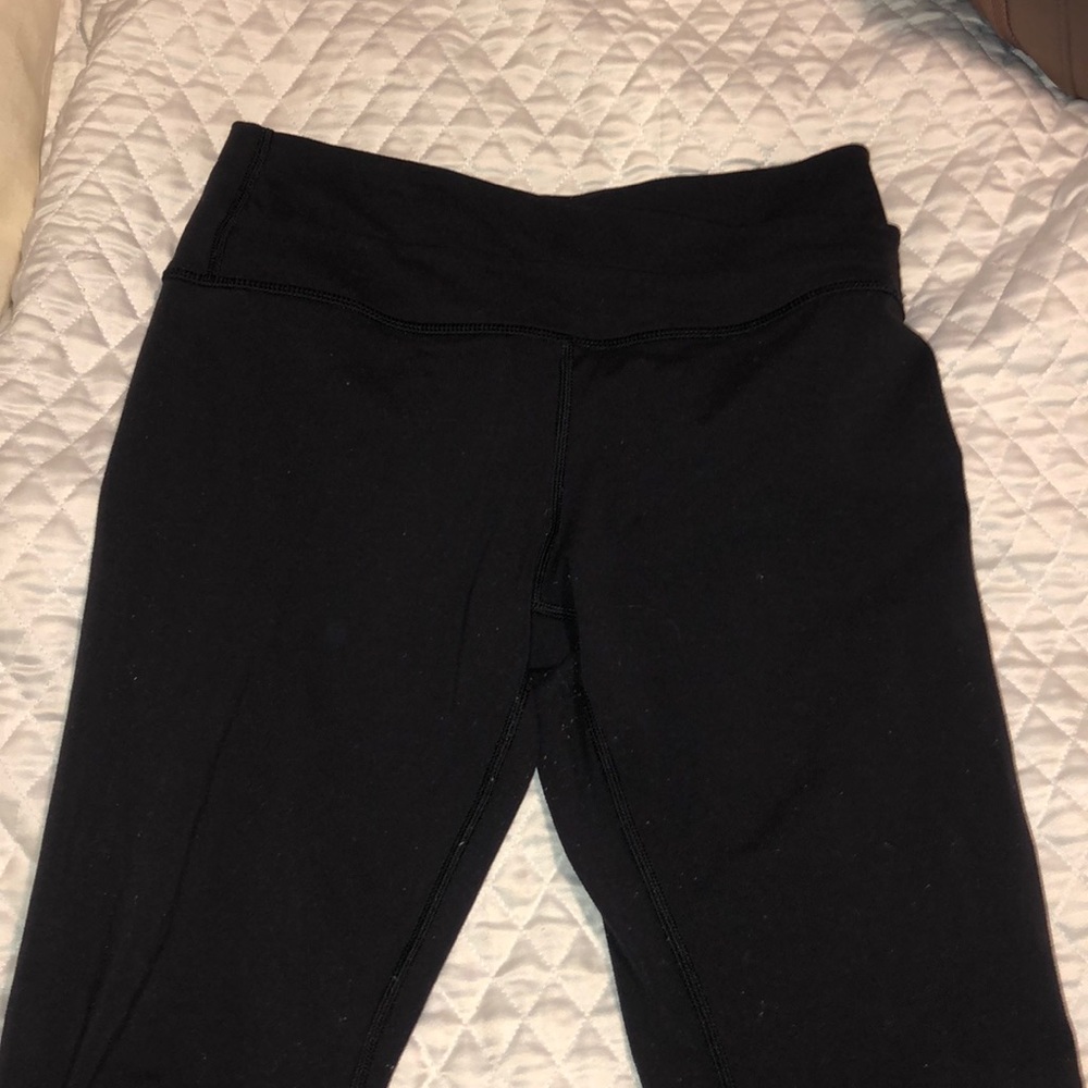 black lululemon leggings cropped 4